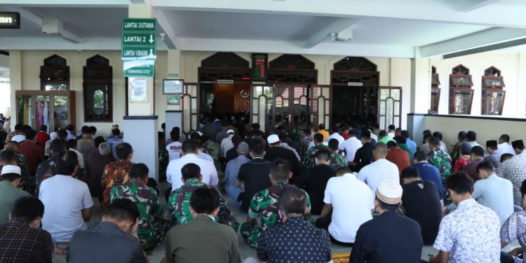 Cara TNI-Polri Amankan Delegasi dan Tamu KTT G20 saat Beribadah