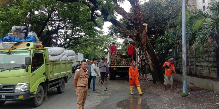 Cuaca Ekstrem, Camat Tallo Lakukan ini! Warga Tallo Apresiasi