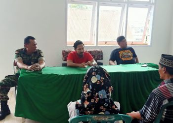 Puluhan Warga Mendatangi Kantor Lurah Balang Beru Minta Ketua RW di Copot