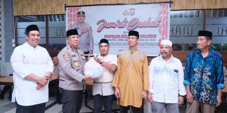 Wakapolda Sulsel Gelar Jumat Curhat di Warkop Al-FAYYADH Maros, Warga Keluhkan Ternak Berkeliaran