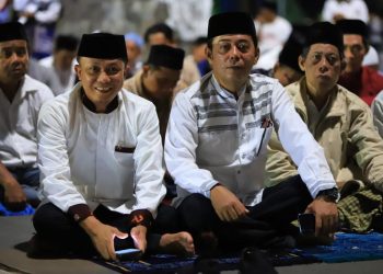 Diakhir Pekan Bulan Ramadhan, Camat Tallo Beserta Jajaran Shalat Subuh Berjamaah 