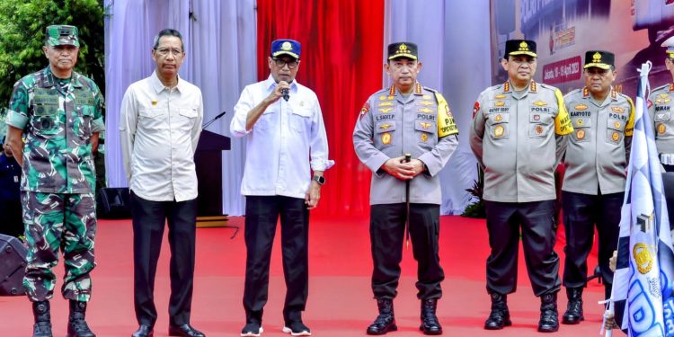 Kurangi Beban Jalan Tol dan Arteri, Kapolri Lepas 434 Bus Mudik Gratis Polri Presisi