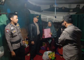 Peduli Sesama, Kapolrestabes Melalui Kapolsek Tallo Beri Bantuan ke Warga Lansia 