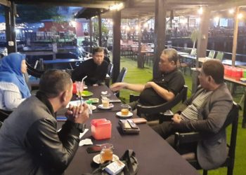 Relawan DPW DGP8 Menggelar Rapat Pembentukan Panitia di Cafe Ombak