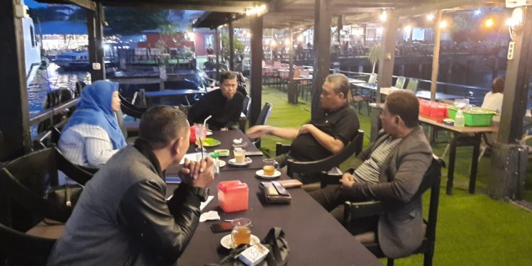 Relawan DPW DGP8 Menggelar Rapat Pembentukan Panitia di Cafe Ombak