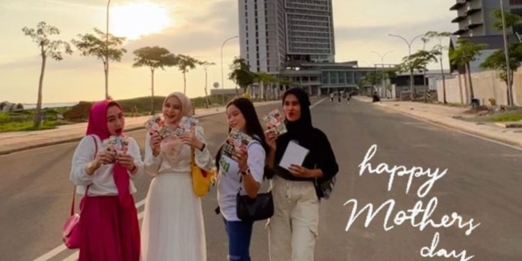 Momen Hari Ibu, BSSKIN Berbagi Kasih dengan Puluhan Ibu-ibu di CPI 