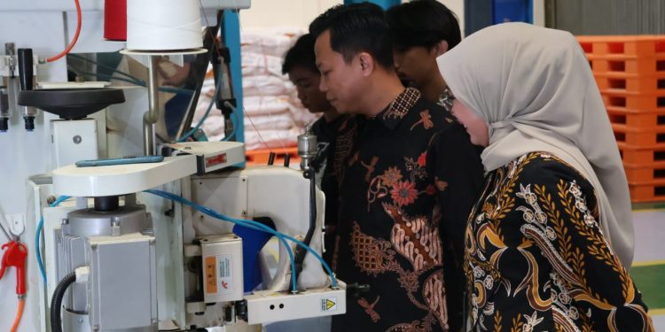 Plt Kadis Ketahanan Pangan Mengunjungi Kantor Bulog Sub Divre,  Warga Makassar Wajib Tau!