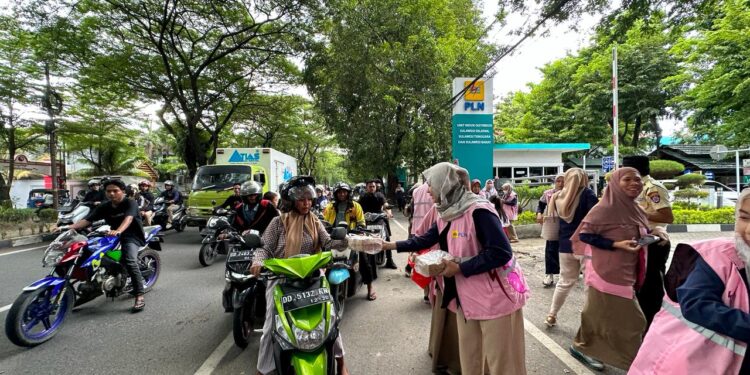 Srikandi PLN Semarakkan Bulan Ramadan dengan Berbagi Berkah