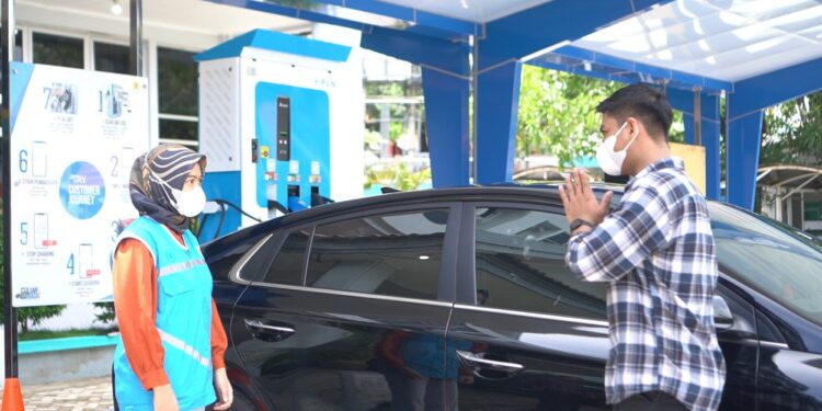 Rasakan Kemudahan Isi Daya di SPKLU PLN, Ini Kata Pengguna Kendaraan Listrik Saat Mudik Idul Fitri 1445 H