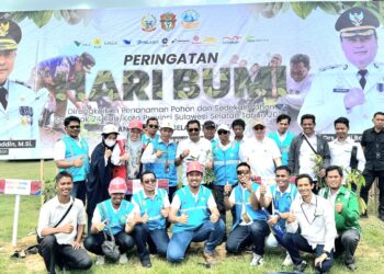 Peringatan Hari Bumi 2024, PLN Tanam 1.000 Pohon Produktif di Wajo