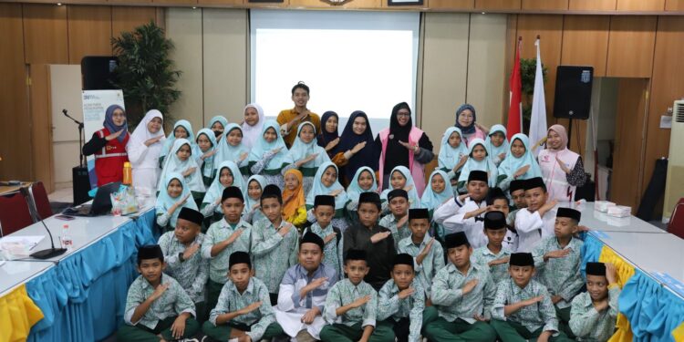 Peringati Hari Pendidikan Nasional, Srikandi PLN Edukasi Siswa Sekolah Dasar Terkait Kelistrikan