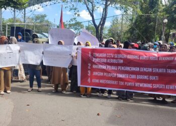 Tuntut Oknum Kades Biring Ere Ditetapkan Jadi Tersangka, Ratusan Massa Serbu Polres Pangkep