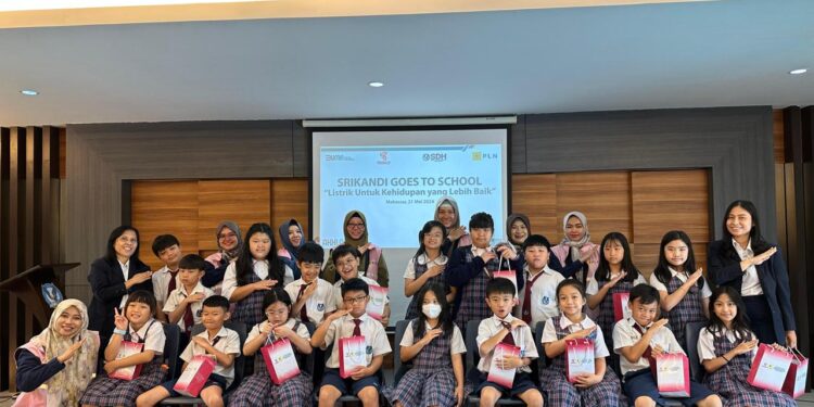 Dalam rangka Hari Pendidikan Nasional, Srikandi PLN Kenalkan Energi Bersih Sejak Dini