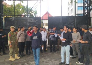 Leptan Nusantara Melakukan Unjuk Rasa Menolak Hadirnya W Super Club Kota Makassar