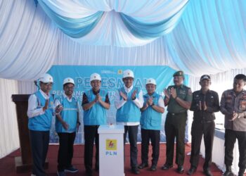 Mampu Kurangi 715 Ton Emisi Karbon, Teknologi PLTS Milik PLN Pasok 100% Energi Bersih Bagi Masyarakat Pulau Bembe