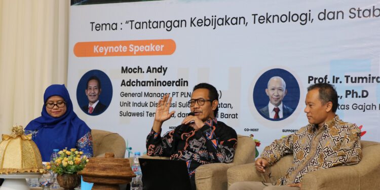 GM PLN UID Sulselrabar Paparkan Strategi Transisi Energi untuk Capai NZE 2060 Dalam Seminar Nasional Teknik Elektro