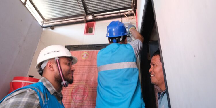 Tingkatkan Kewaspadaan, PLN Imbau Jaga Jarak Aman dari Jaringan Listrik