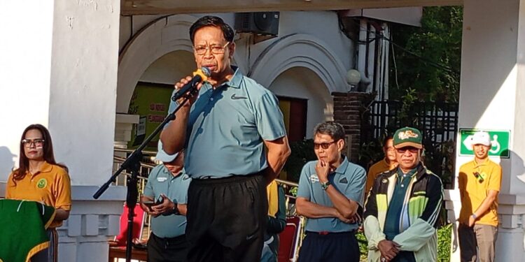 Peringati HUT Mahkamah Agung RI Ke – 79, Pengadilan Negeri Makassar Menggelar Acara Jalan Santai