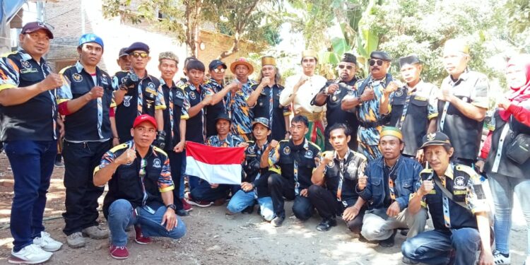 Tariqat Tajul Khalwatiyah Syekh Yusuf Gowa Melaksanakan Upacara Pengibaran Bendera Bersama LSM GMBI Wilter Sul-Sel