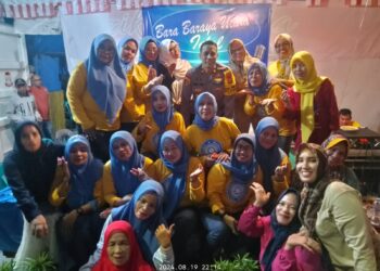 Kapolsek Makassar Bakar Semangat Finalis Lomba Karaoke Bara Baraya Utara Idol
