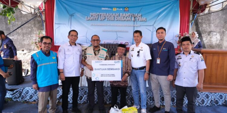 Suasana Kemerdekaan Republik Indonesia, Program Donasi Insan PLN Kembali Bantu Nyalakan Sambungan Listrik di 60 Rumah