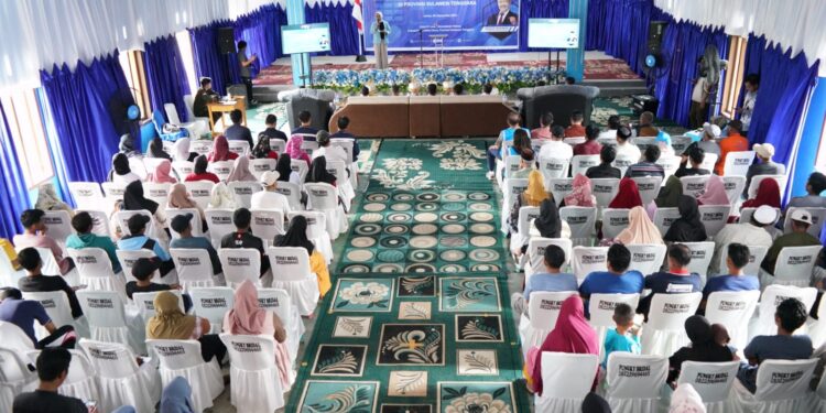 Hari Pelanggan, PLN Bersama Pemerintah Salurkan Bantuan Pasang Baru Listrik di Kolaka Utara