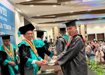 Sukses Wisuda 673 Lulusan, Rektor UIT : Jaga Nama Baik Almamater dan Semoga Ilmunya Bermanfaat