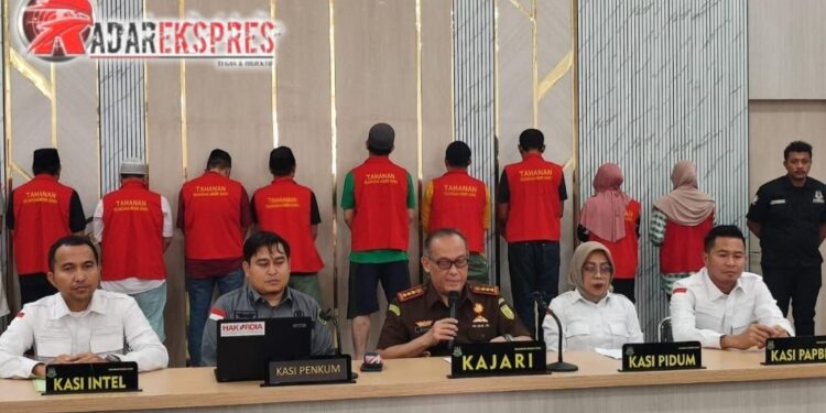 Sebanyak 11 Tersangka Kasus Upal Masuk Tahap II di Kajari Gowa