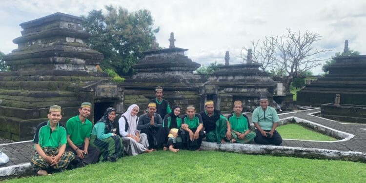 LBH NVNJ DPC Gowa Berkolaborasi dengan DAT-KS dalam Ziarah ke Makam Tokoh Sejarah Sulawesi Selatan