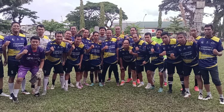 Kebersamaan yang Menginspirasi: Tim Sahabat Sejati Bermain Sepakbola Bersama Gubernur Sulsel