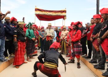 Silaturahmi Kebangsaan: Danlantamal VI Makassar Kunjungi Kerajaan Gowa di Istana Balla Lompoa