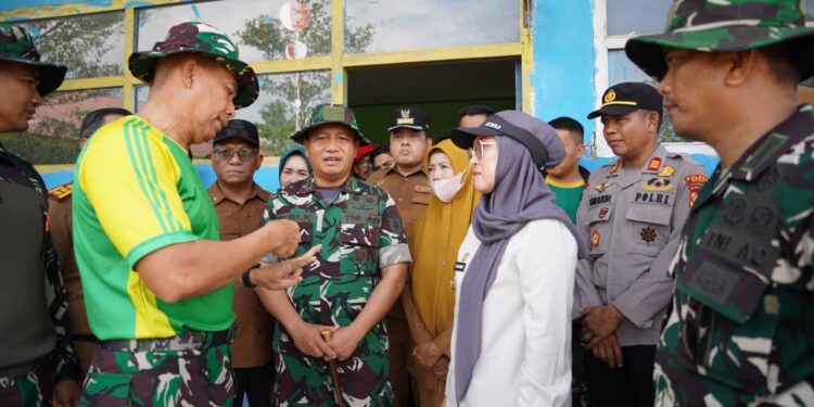 Prajurit Divif 3 Kostrad Bergerak Cepat Bantu Warga Gowa Pascabencana Angin Kencang