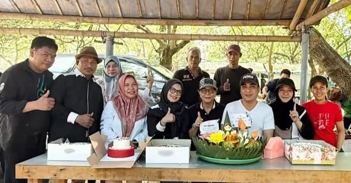 Yayasan Aksi Peduli Kemanusiaan (Y-APK) Rayakan HUT ke-6 di Pantai Angin Mammiri: Wujud Kebersamaan dan Silaturahmi Pengurus