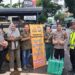 Ramadan Penuh Berkah, Lembaga Latoa Makassar dan Polsek Bontoala Bagikan 300 Takjil di Jalan Sunu