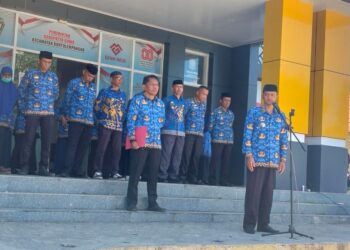 Camat Bontolempangan Tegaskan Disiplin ASN dalam Upacara Hari Kesadaran Nasional